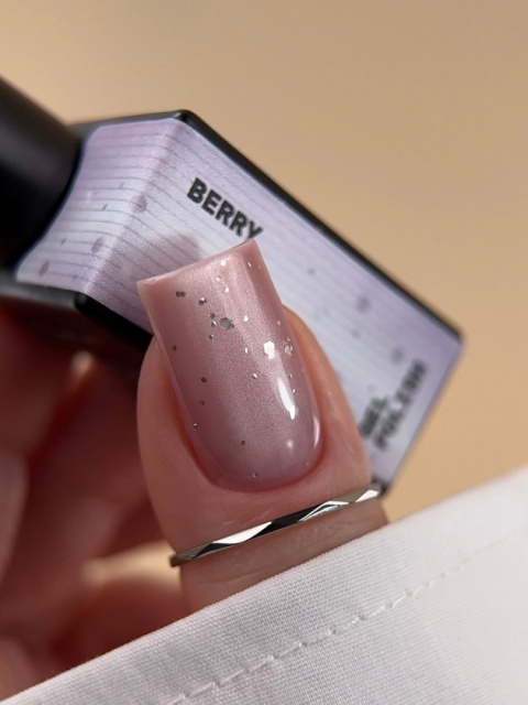 BIBLIOTEKA Cat Eye Gel Polish 21 Berry, 10 ml - różowo-fioletowy lakier hybrydowy z efektem „kociego oka"