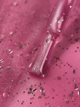 BIBLIOTEKA Cat Eye Gel Polish 22 Raspberry, 10 ml - malinowy lakier hybrydowy z efektem „kociego oka"