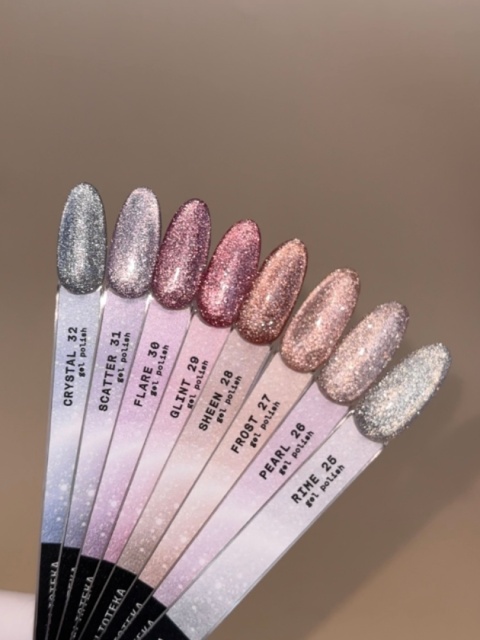 BIBLIOTEKA Cat Eye Gel Polish 27 Frost, 10 ml - różowo-beżowy lakier hybrydowy z efektem „kociego oka"