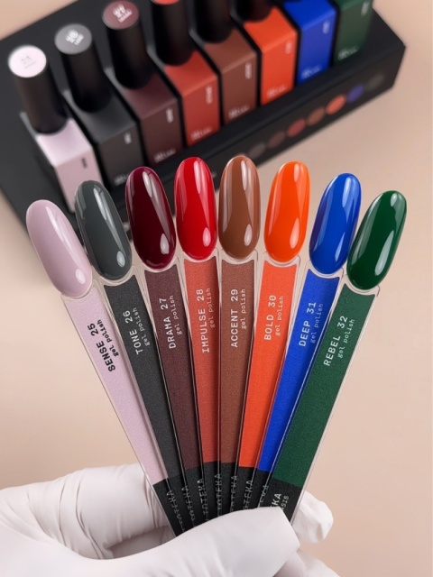 BIBLIOTEKA Gel Polish 31 Deep, 10 ml - lakier hybrydowy (intensywny, chabrowy niebieski)