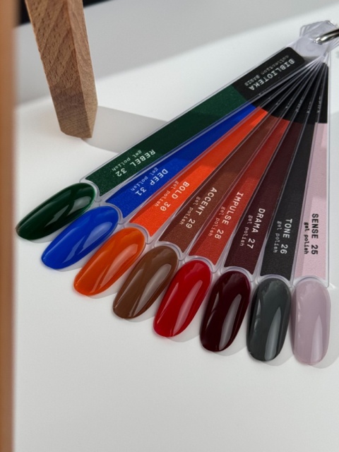 BIBLIOTEKA Gel Polish 31 Deep, 10 ml - lakier hybrydowy (intensywny, chabrowy niebieski)