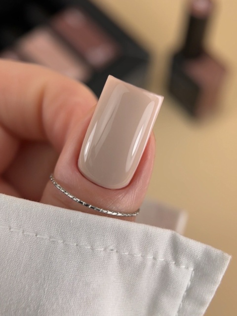 BIBLIOTEKA Gel Polish 33 Mere, 10 ml - lakier hybrydowy (chłodny, mleczno-beżowy nude)